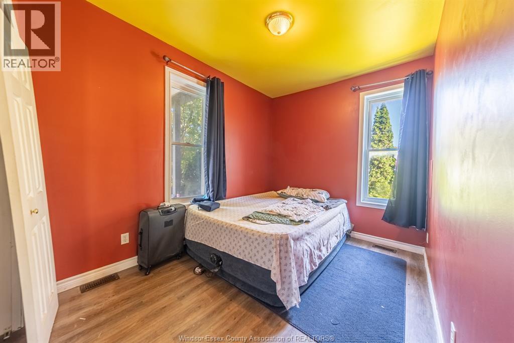 60 SETTERINGTON STREET - 11