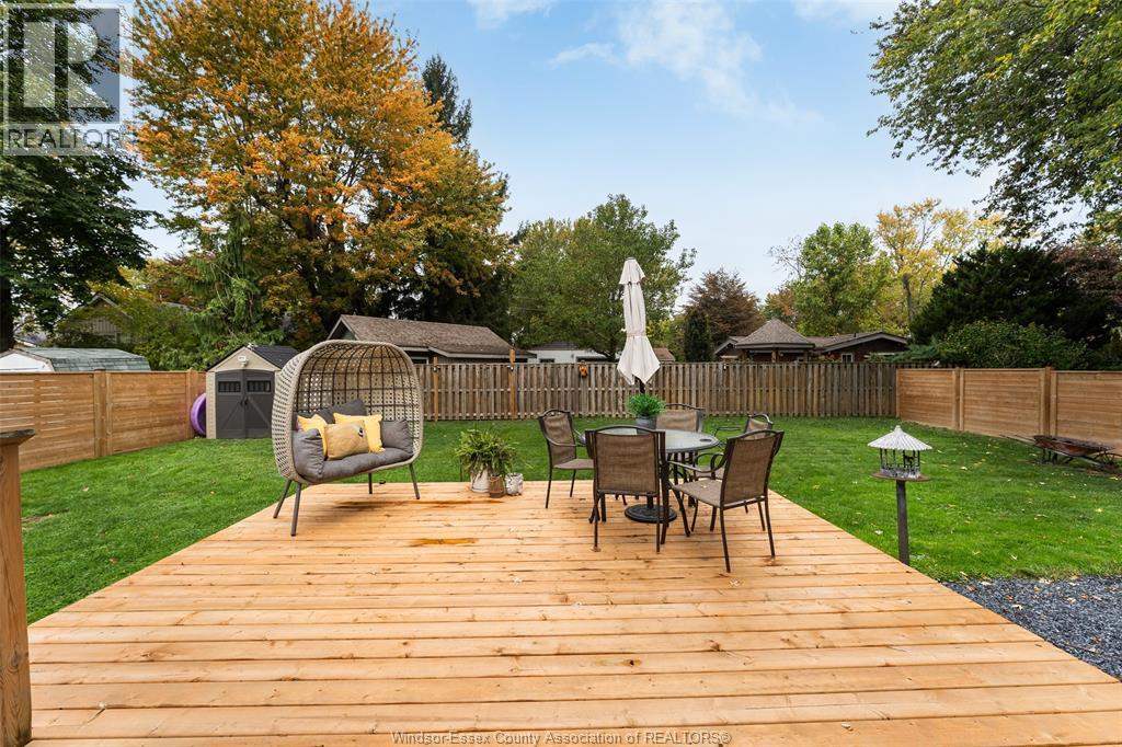 1056 SPRUCE AVENUE - 20