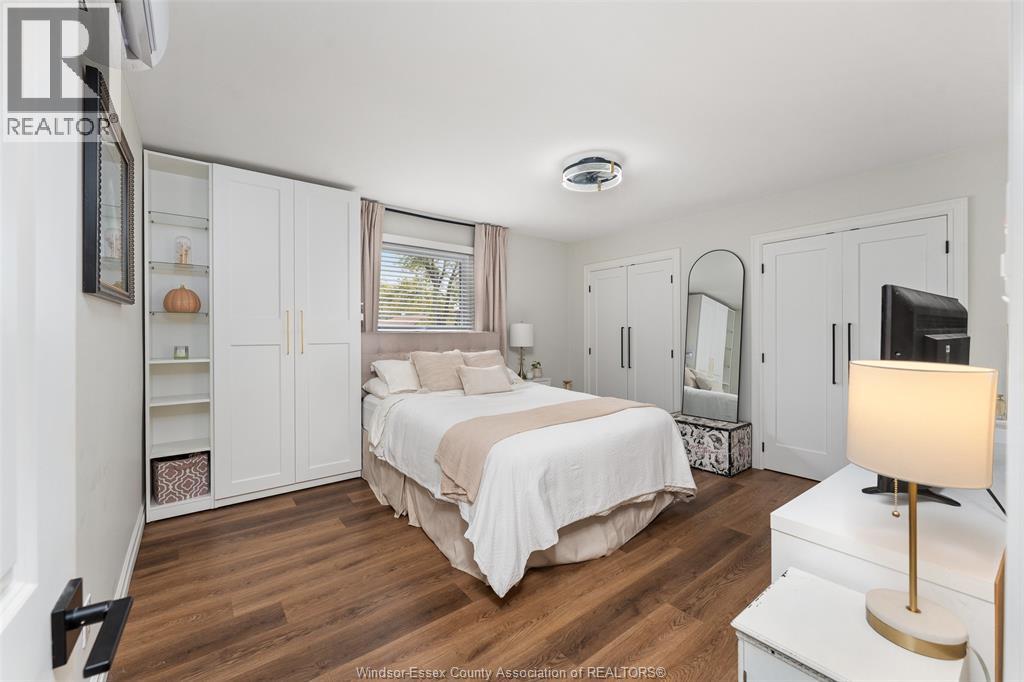 1056 SPRUCE AVENUE - 21