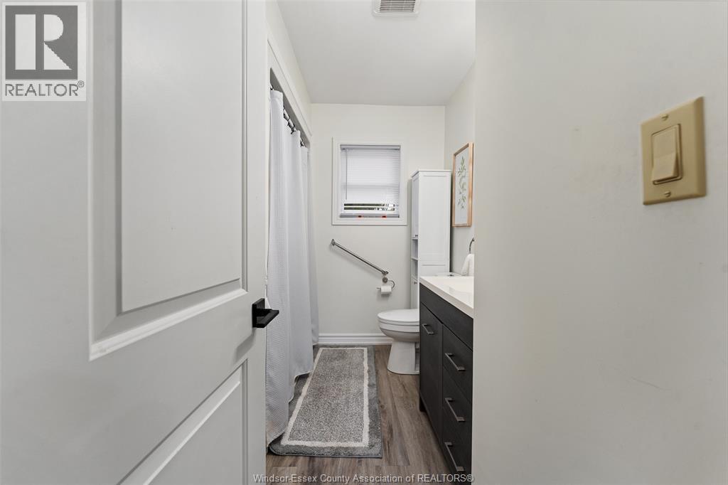 1056 Spruce Avenue — photo 22