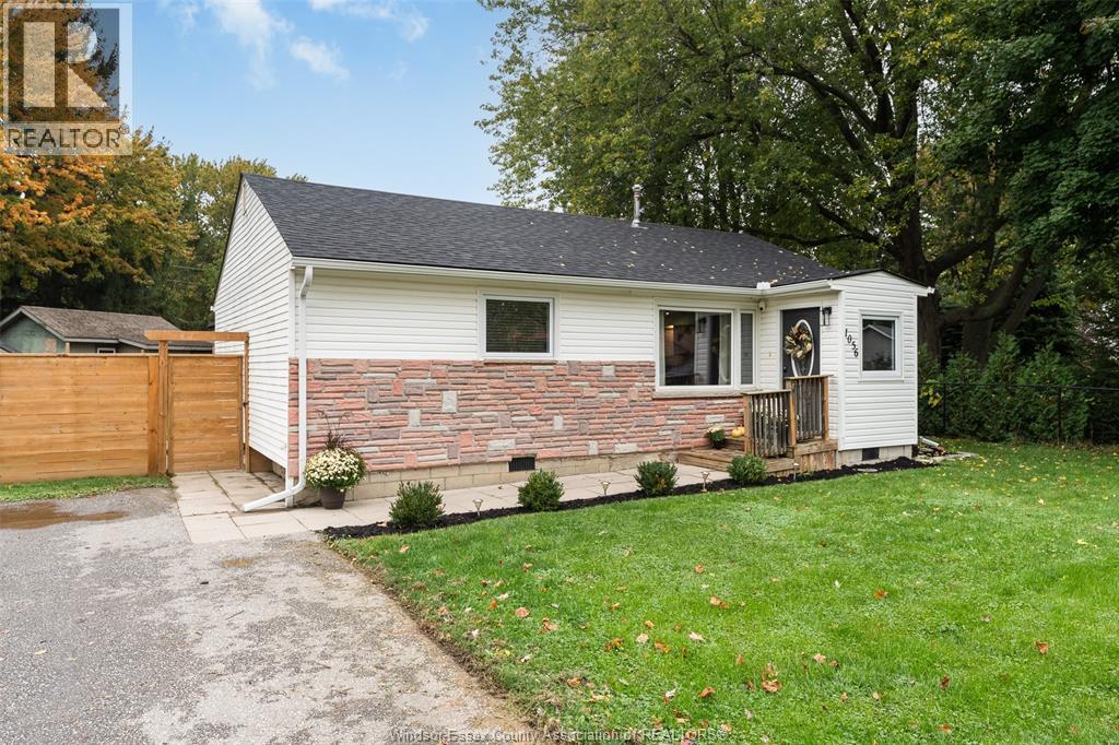 1056 SPRUCE AVENUE - 3