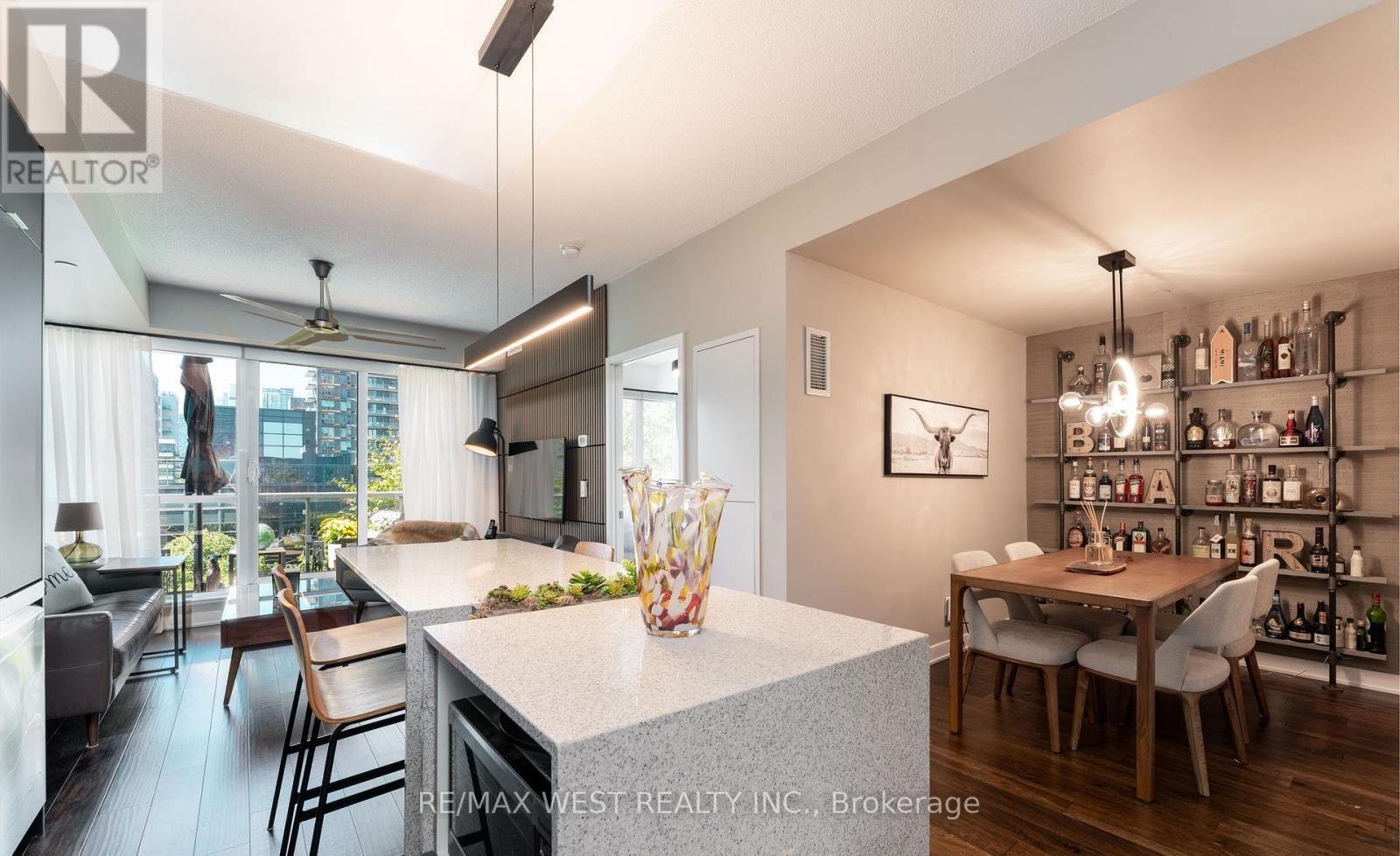 170 Sumach Street — photo 3