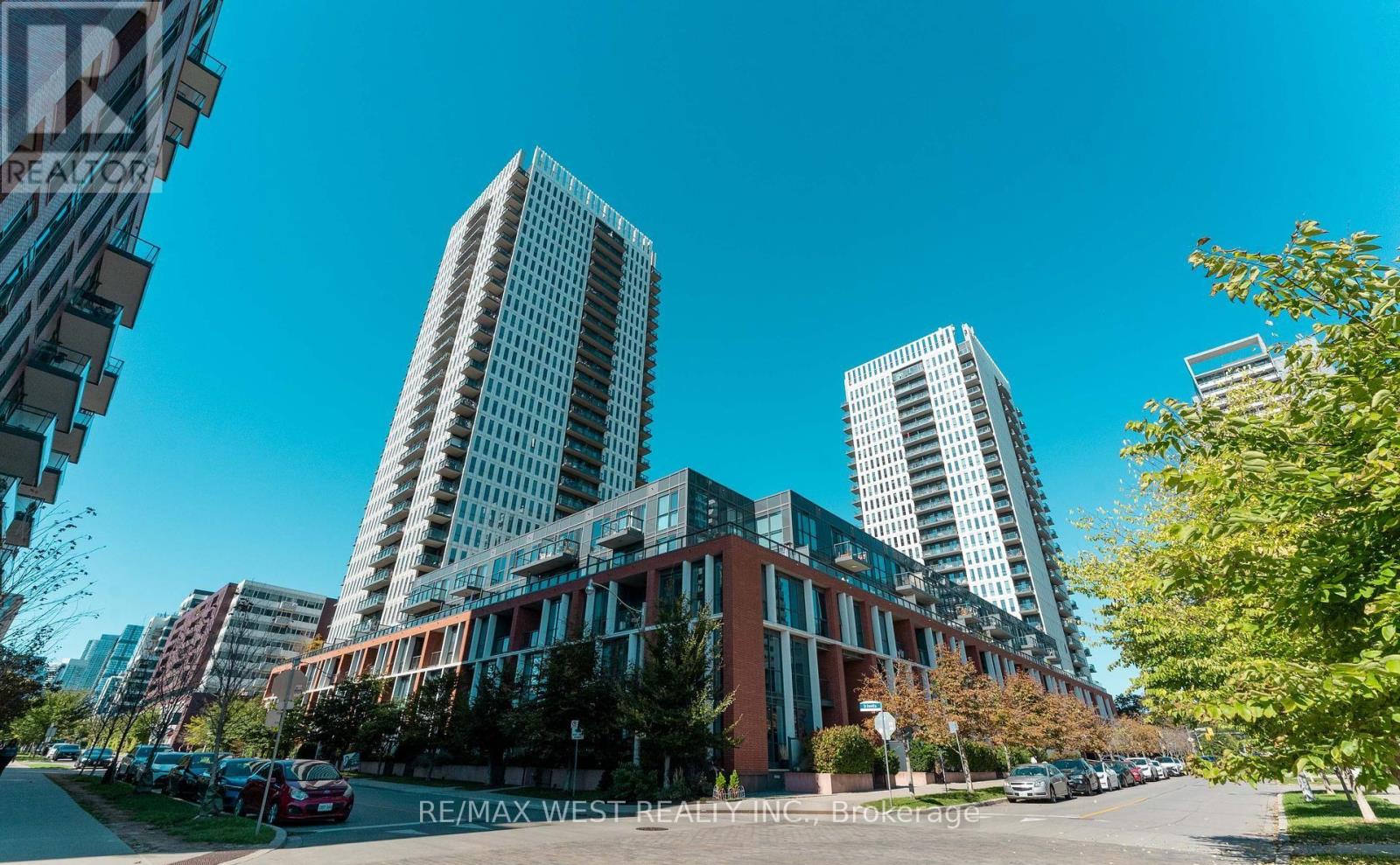 170 Sumach Street — photo 31
