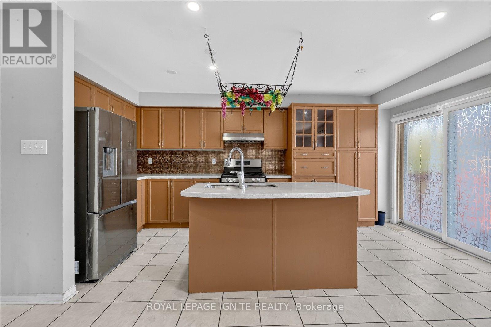 26 Roxton Crescent — photo 13