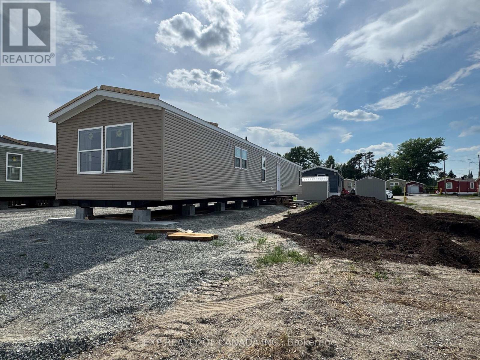 192 REMI CRESCENT - 1