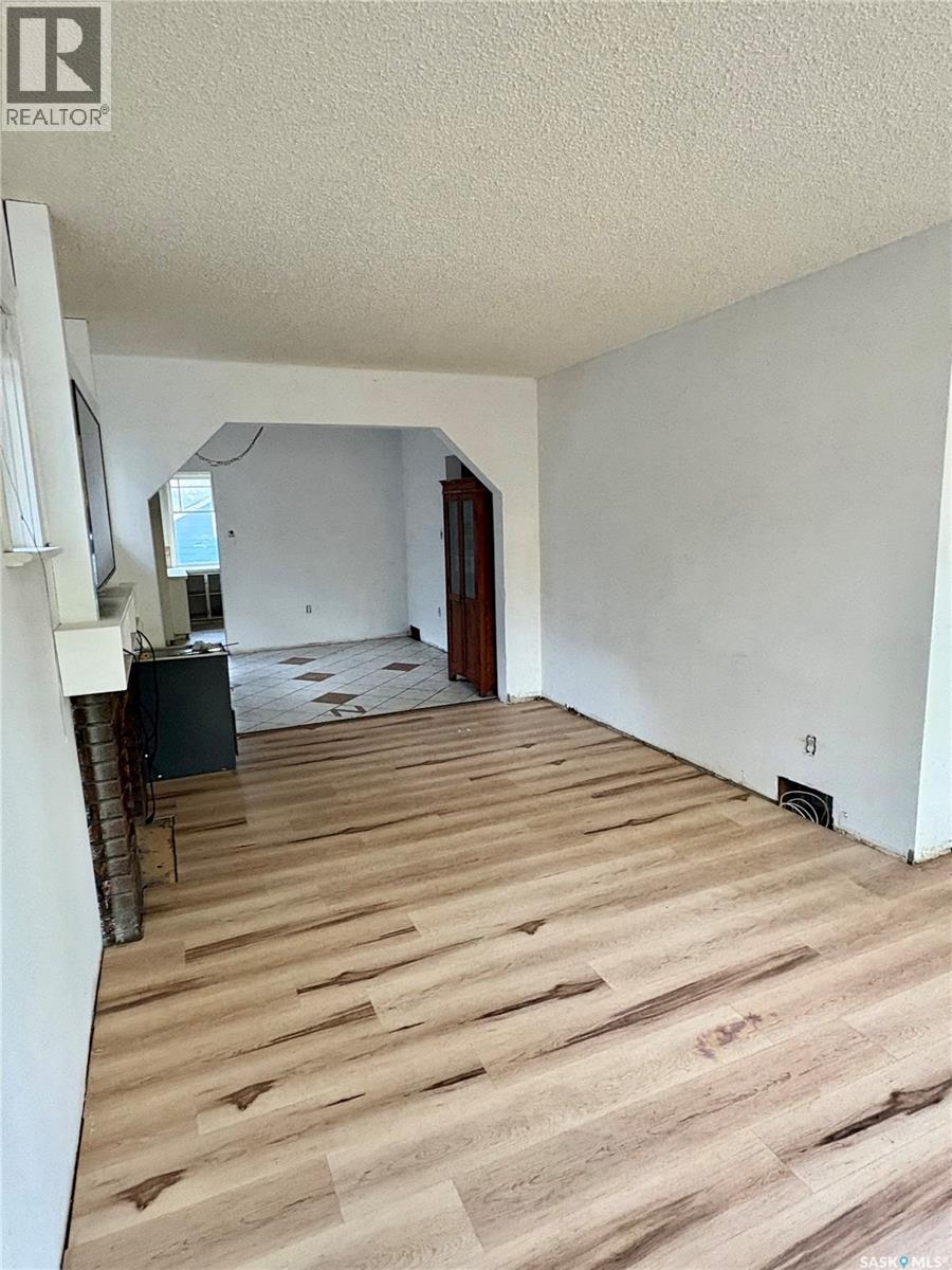 415 26th STREET W, Saskatoon — photo 2