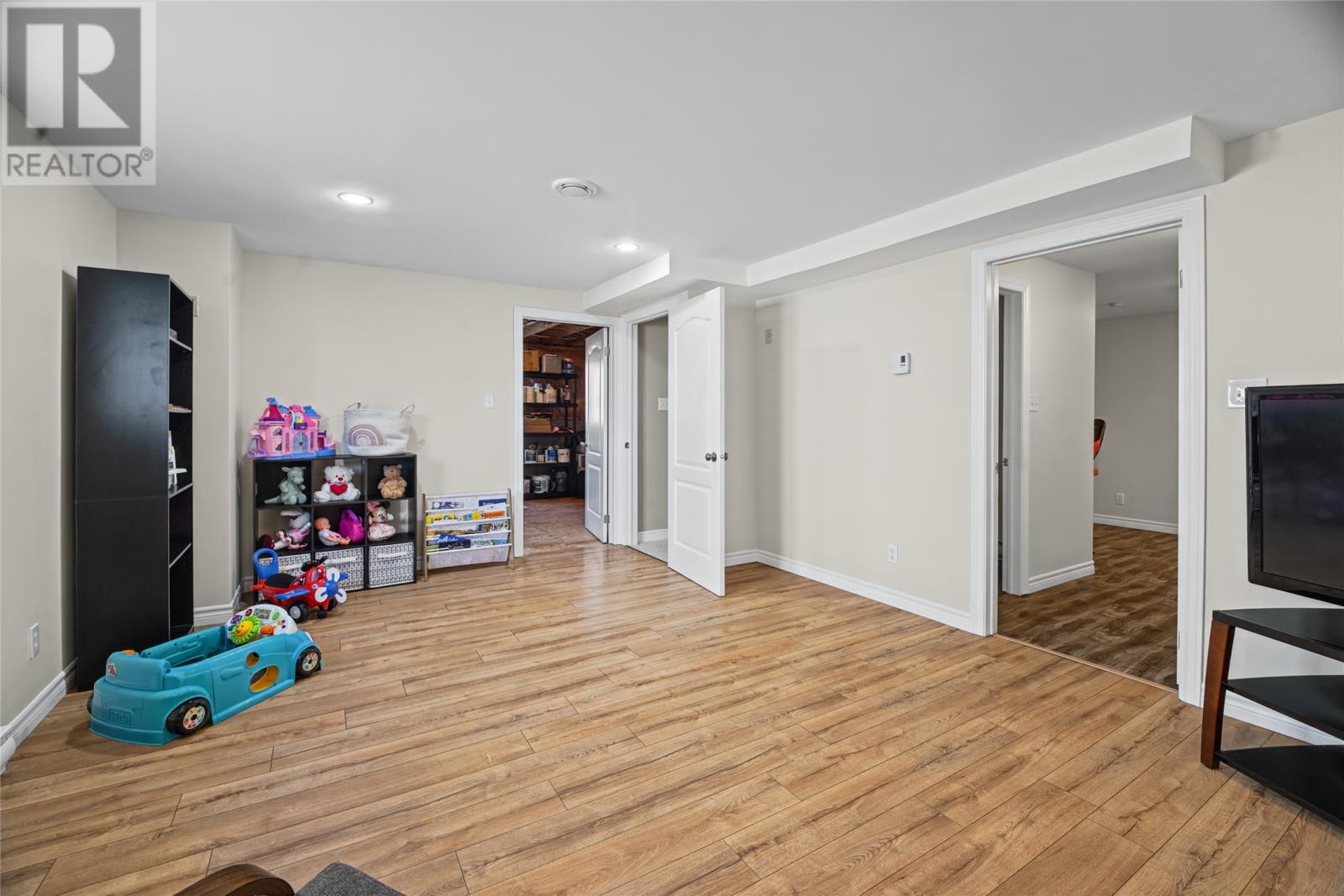 8 Ossington Street - 18