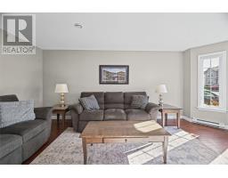 8 Ossington Street thumbnail 2