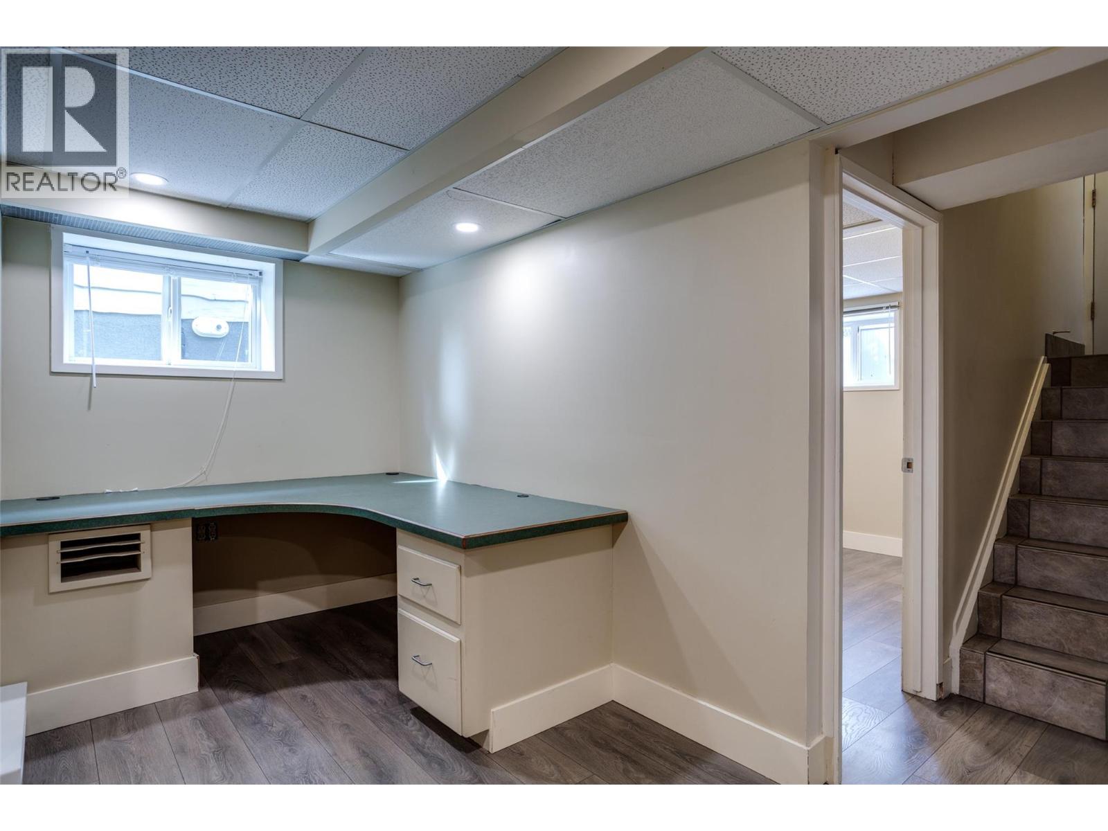 950 & 952 Stockwell Avenue - 25