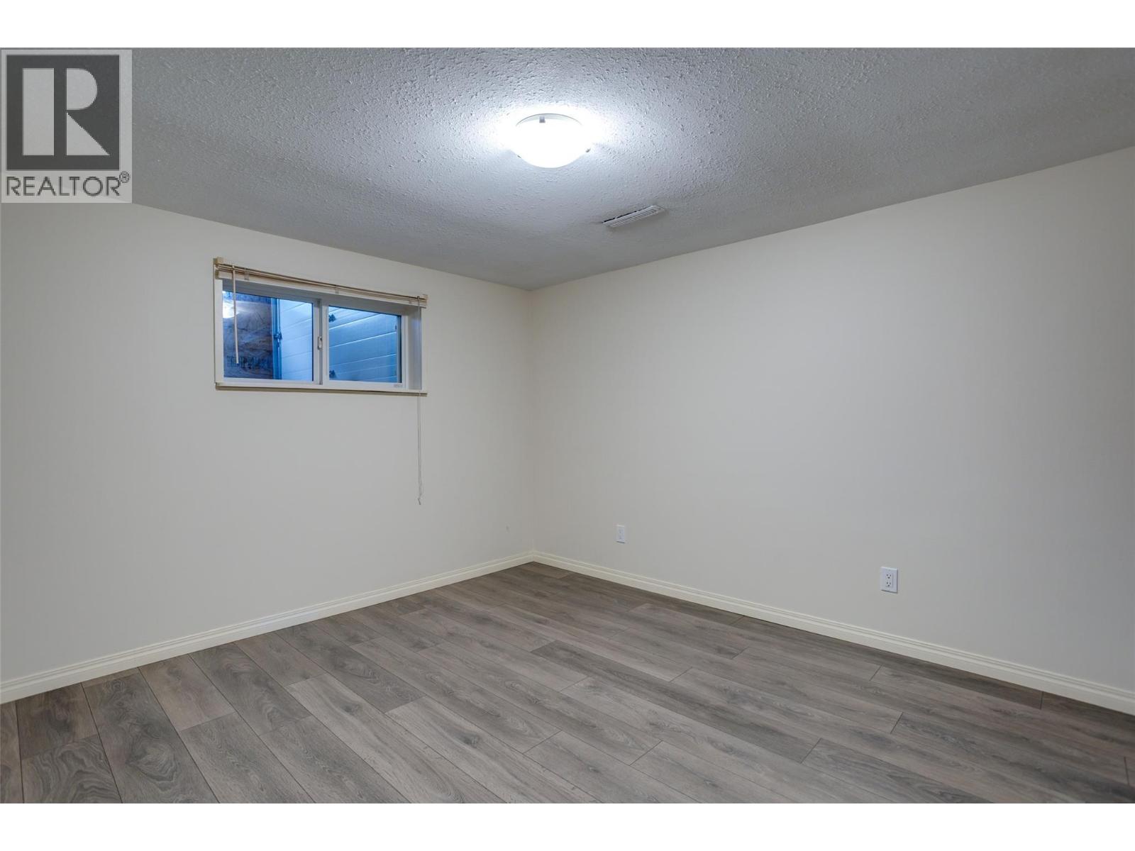 950 & 952 Stockwell Avenue - 29