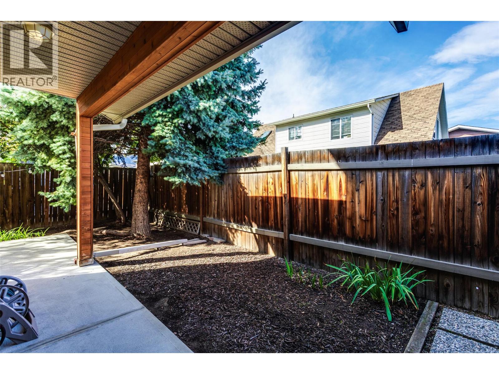 950 & 952 Stockwell Avenue - 40