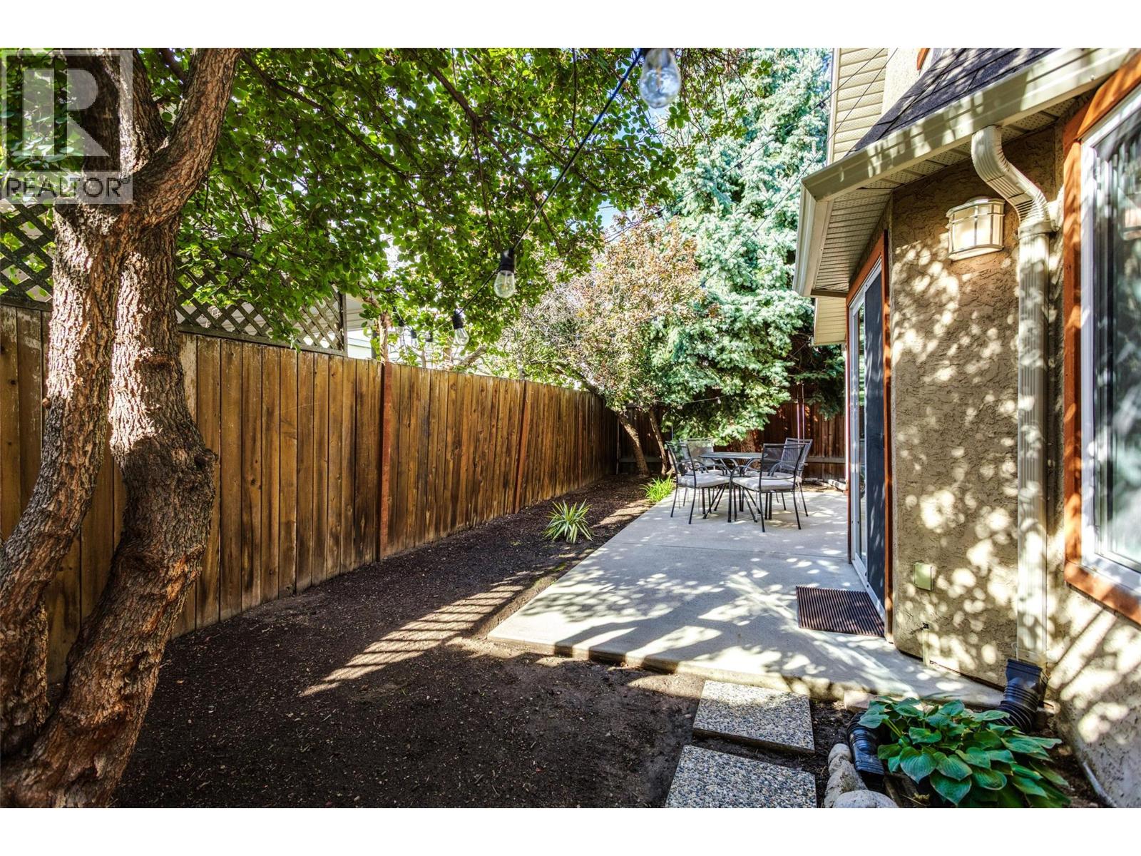 950 & 952 Stockwell Avenue - 48