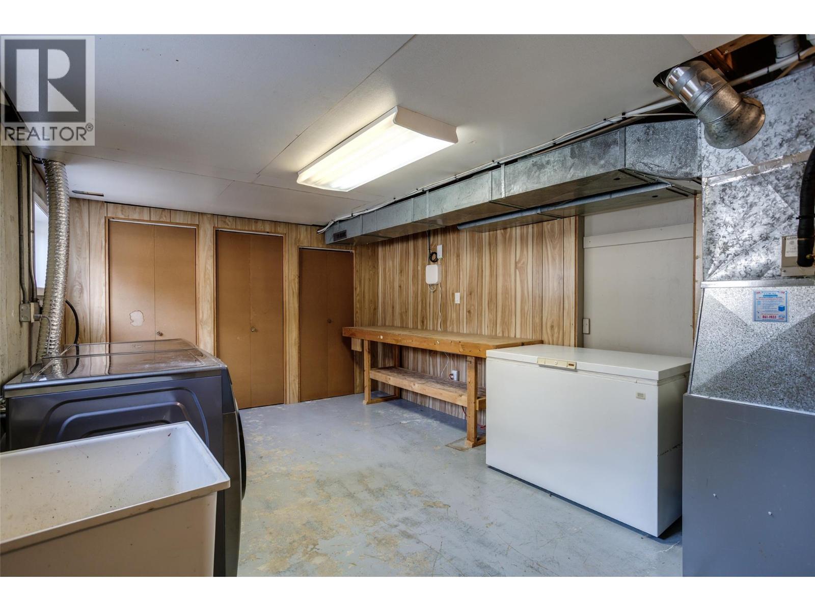 950 & 952 Stockwell Avenue - 34