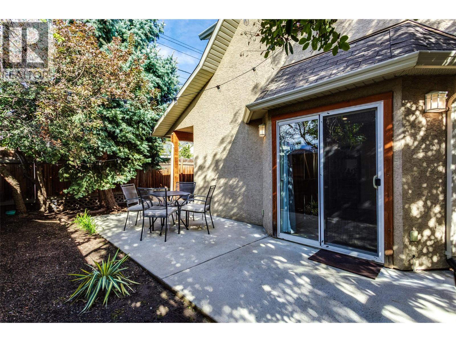 950 & 952 Stockwell Avenue - 42