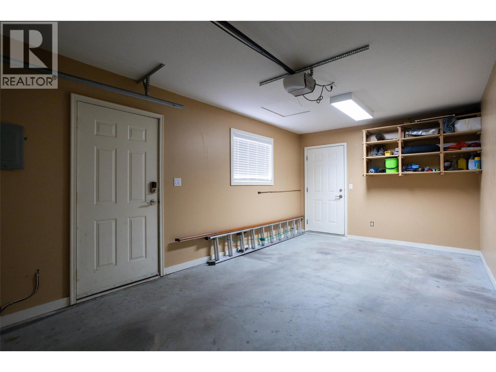950 & 952 Stockwell Avenue - 68