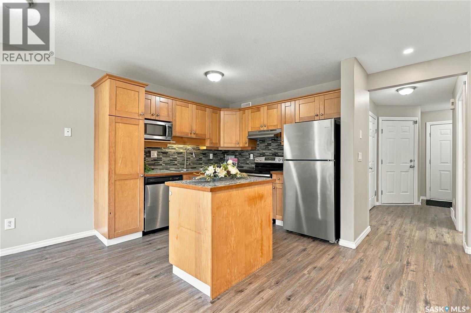 #50 103 Banyan CRESCENT - 11