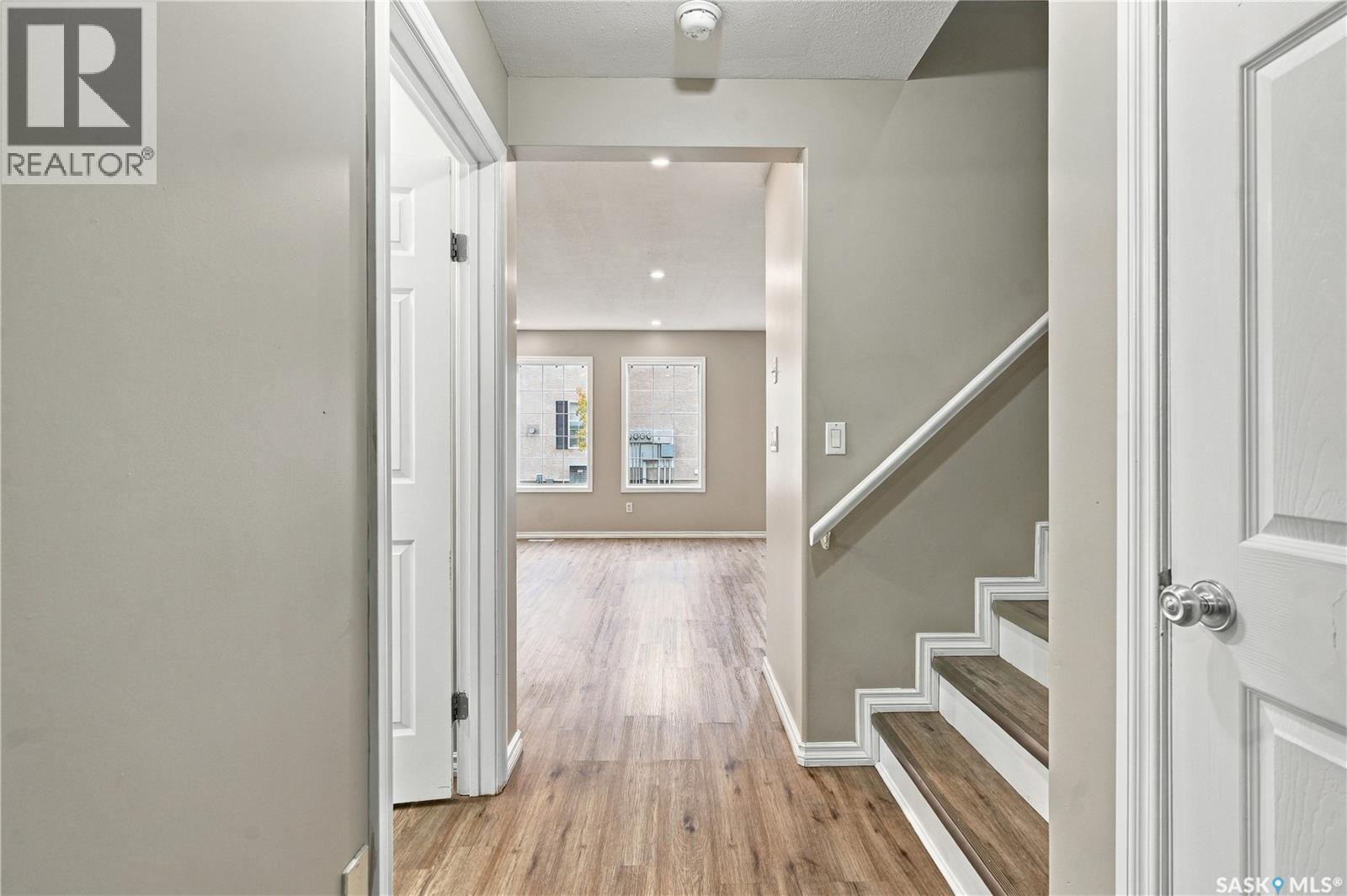 #50 103 Banyan CRESCENT - 4