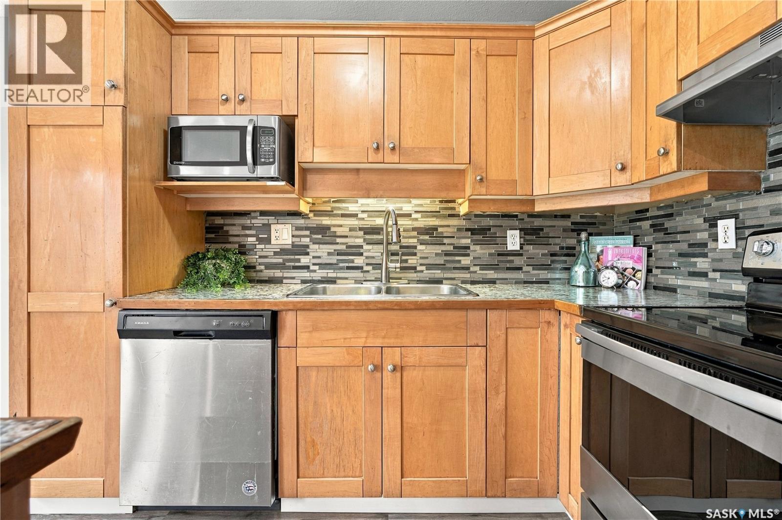 #50 103 Banyan CRESCENT - 16