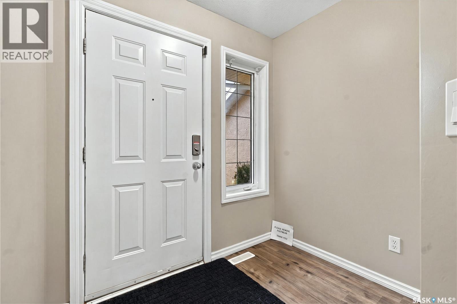 #50 103 Banyan CRESCENT - 3