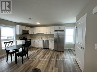 8-10 Bay Street — photo 3