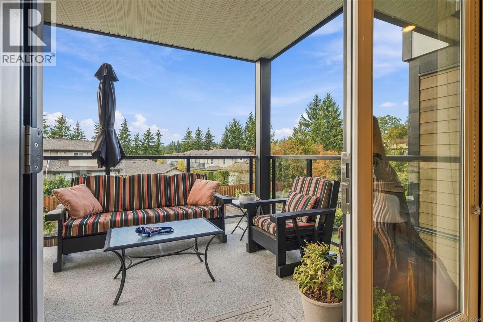 207 741 Travino Lane, Saanich