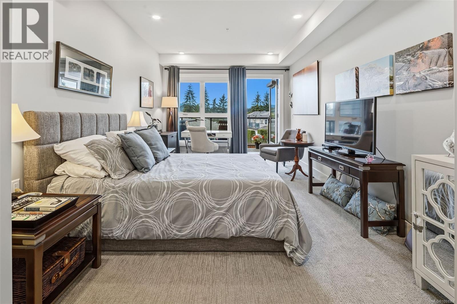 207 741 Travino Lane, Saanich