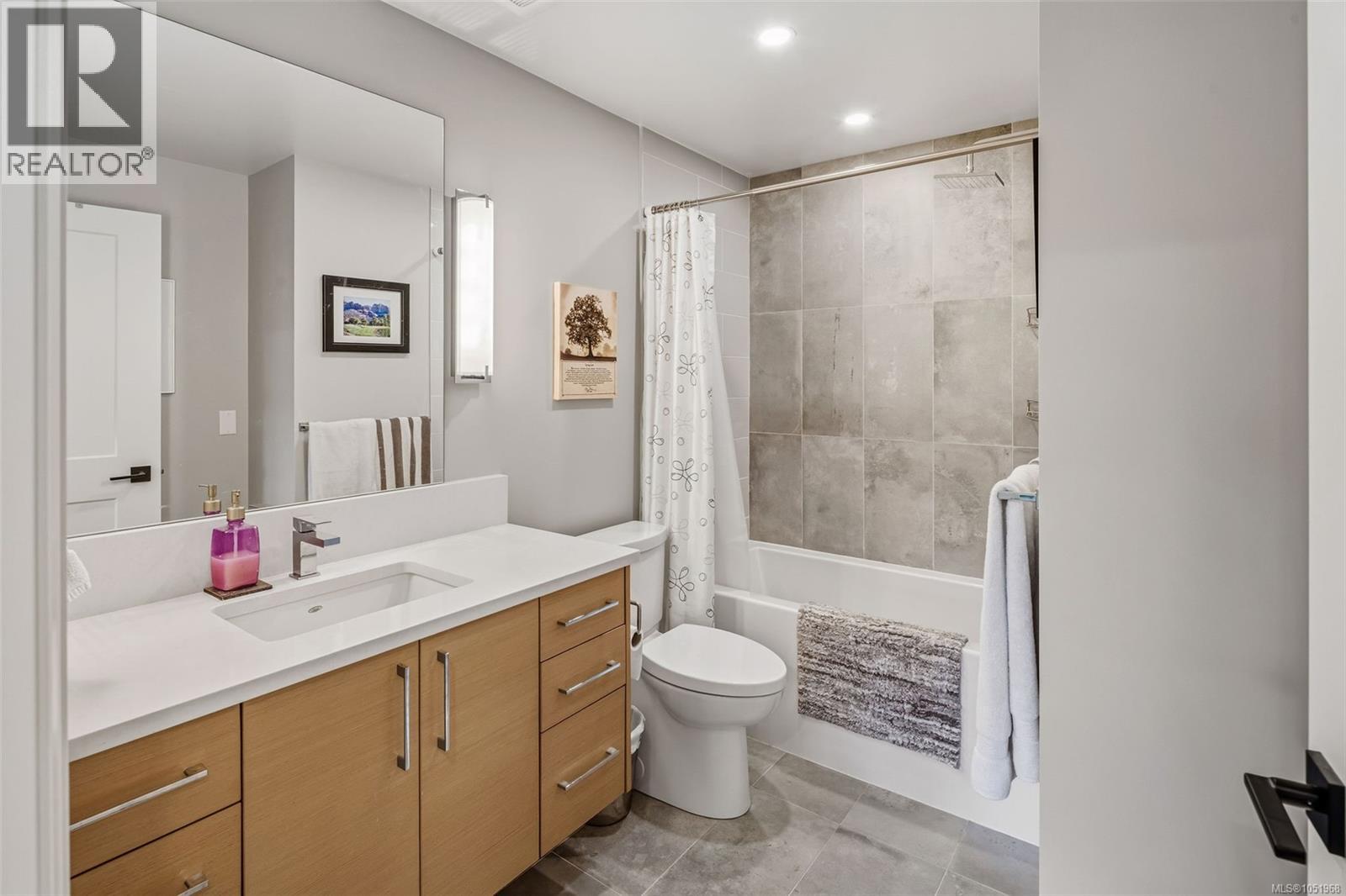 #207 741 Travino Lane - 32
