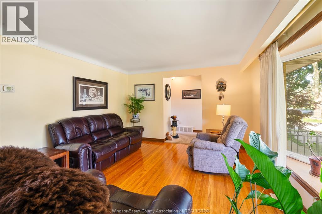 2759 Rockwell Boulevard — photo 8