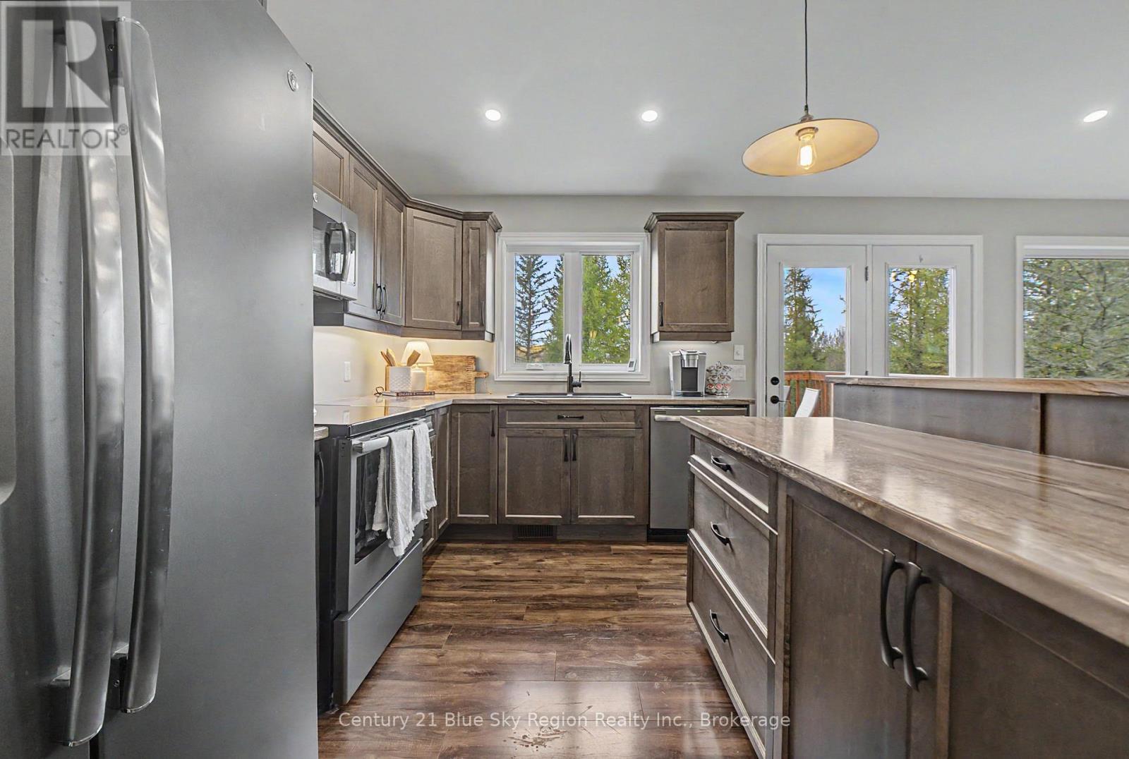 551 LAVIGNE ROAD - 7