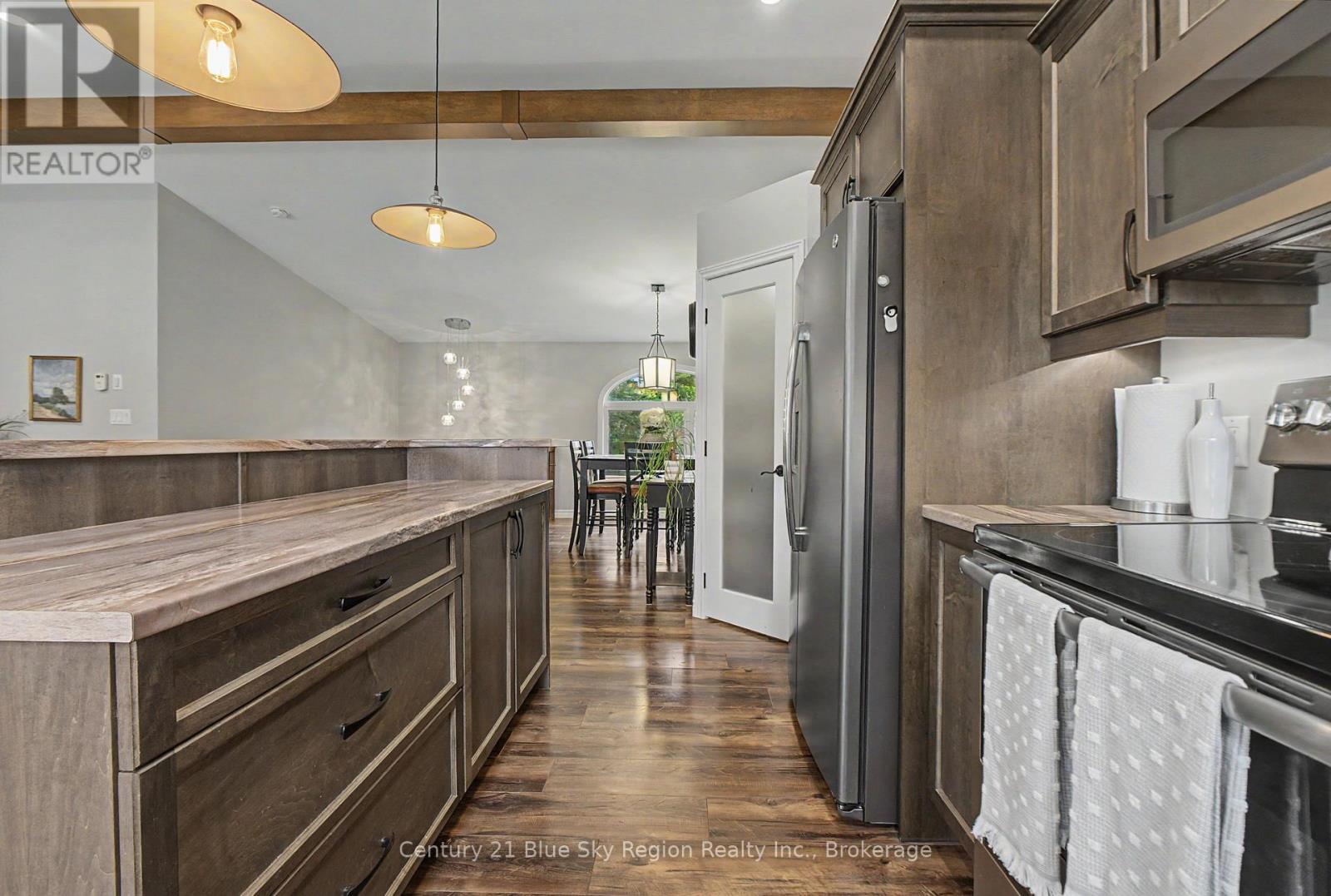 551 Lavigne Road — photo 8