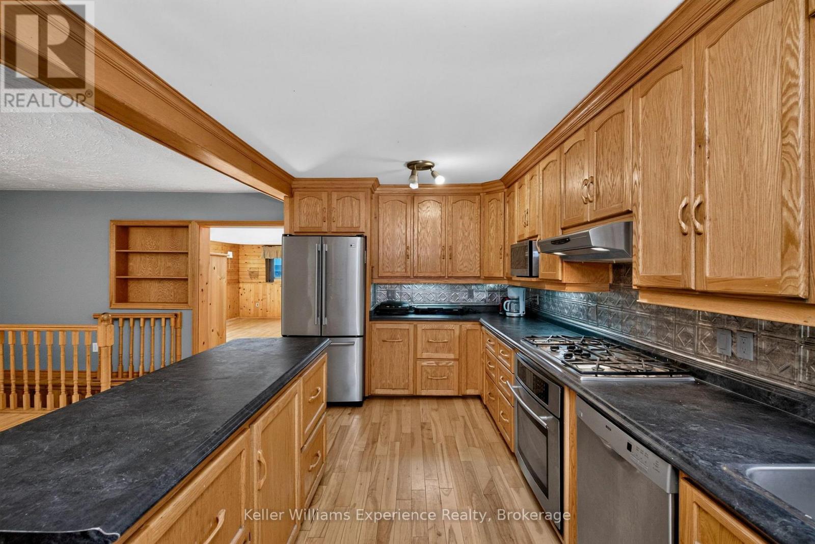 900 Champlain Road — photo 30