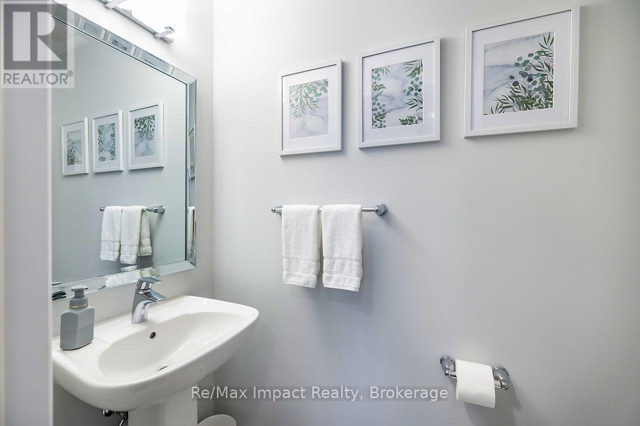 26 Amulet Way, Whitby, ON photo 20