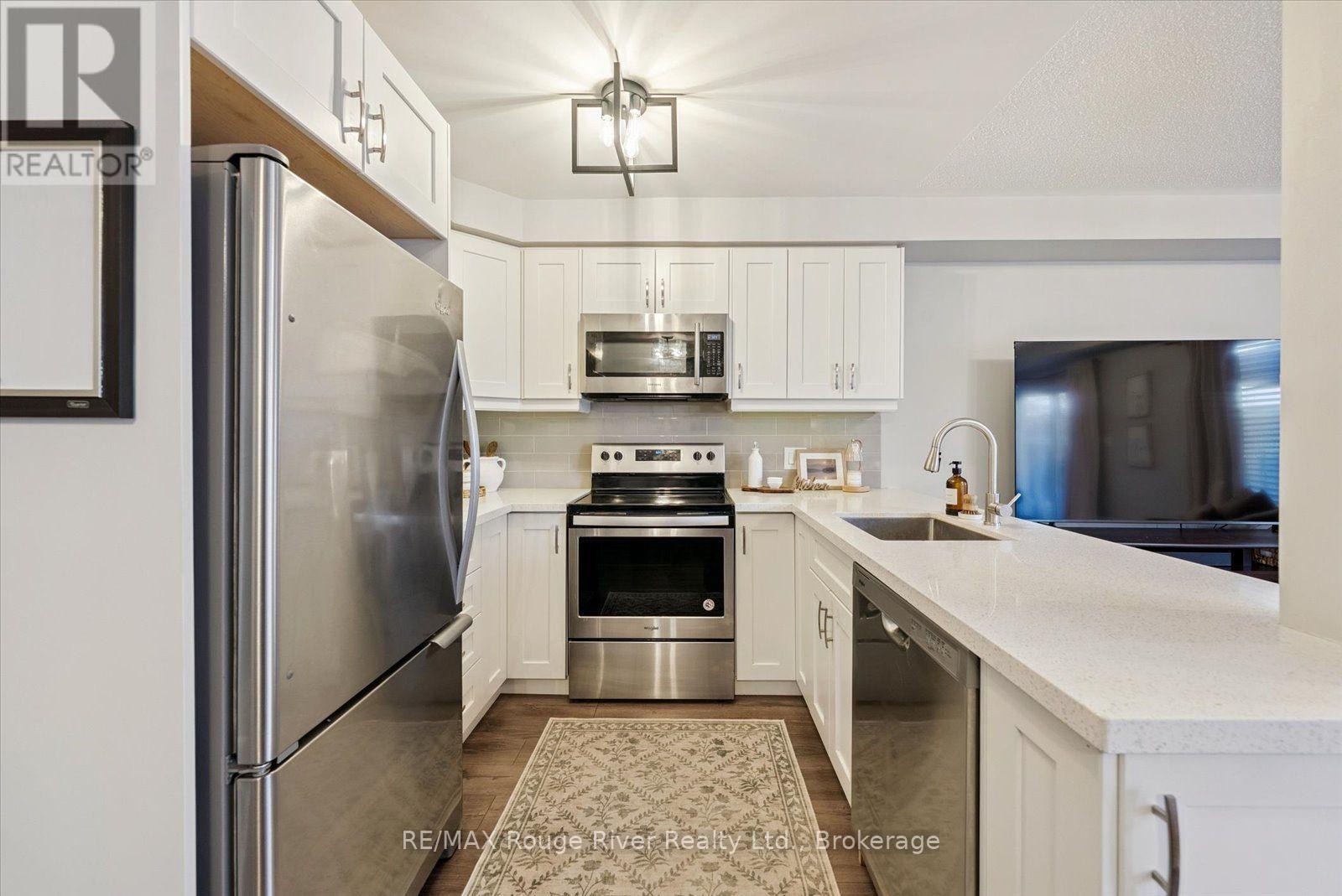 50 Treen Crescent, Whitby, ON photo 13