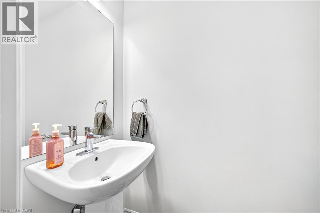 33 Bellhouse Avenue — photo 11