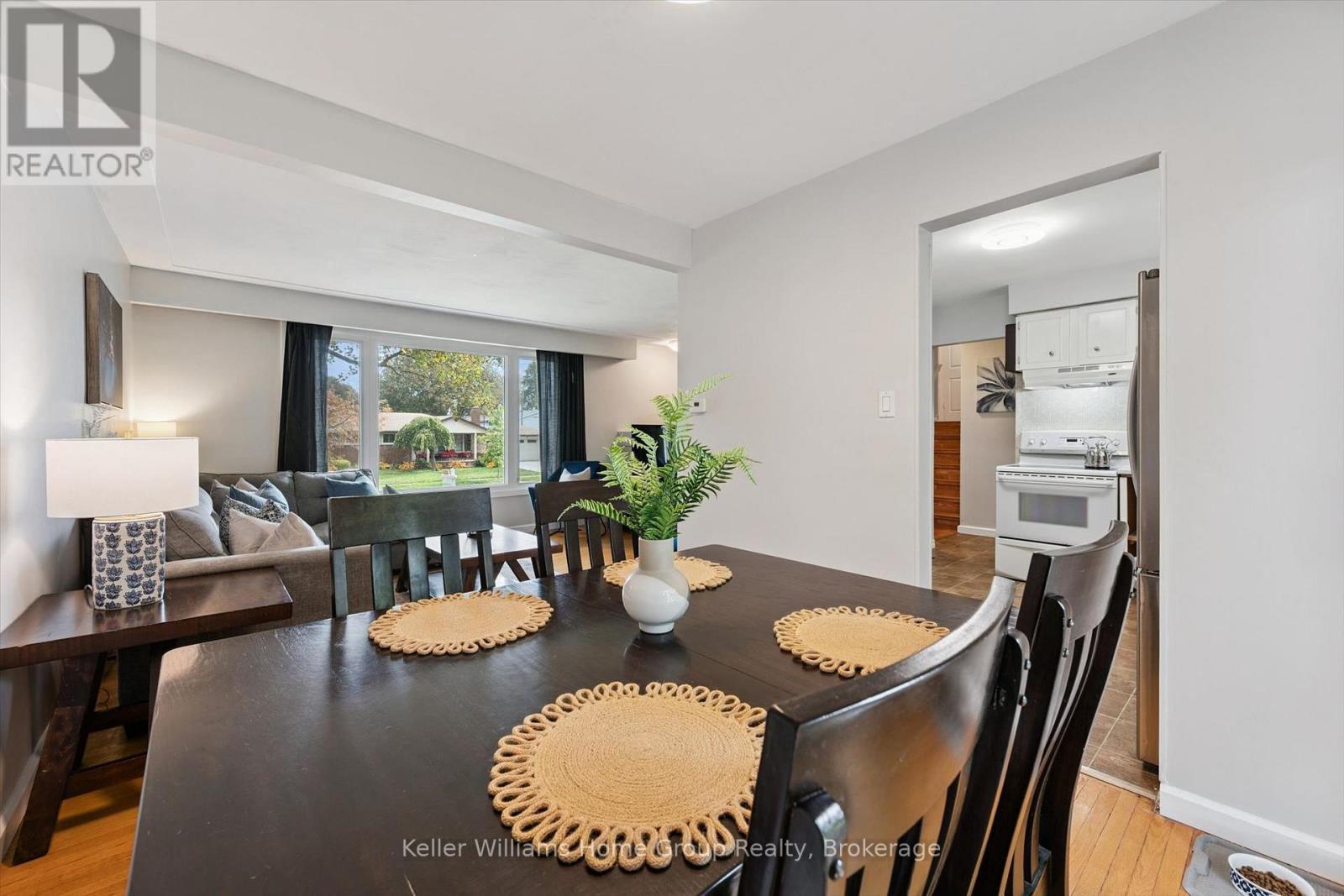 51 LONSDALE DRIVE - 12