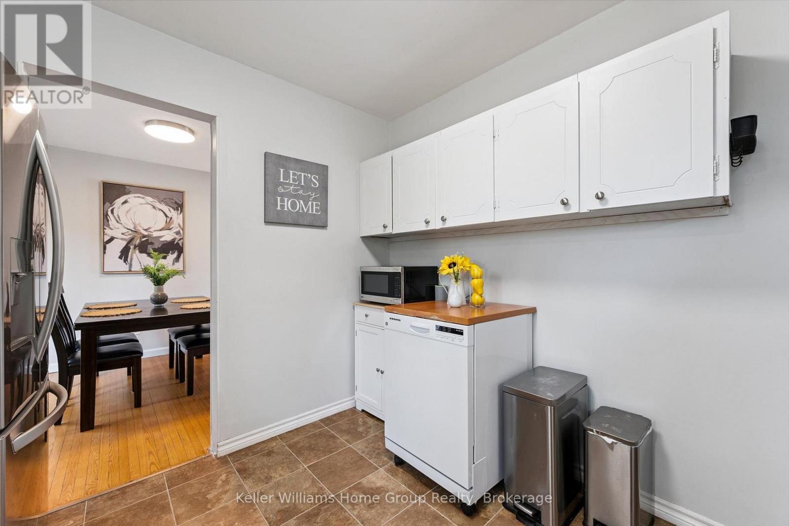 51 LONSDALE DRIVE - 15