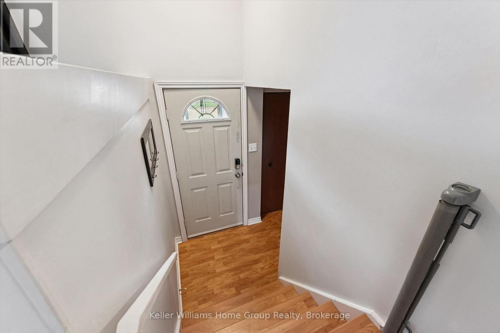 51 LONSDALE DRIVE - 7