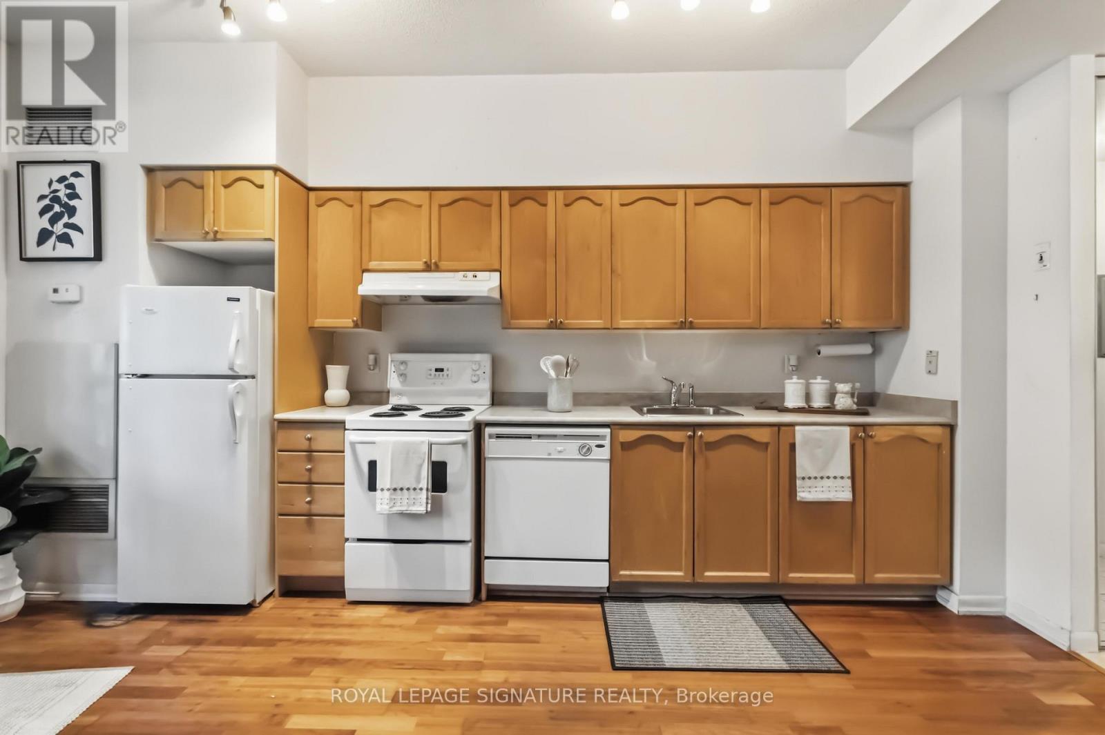 231 Fort York Boulevard — photo 13
