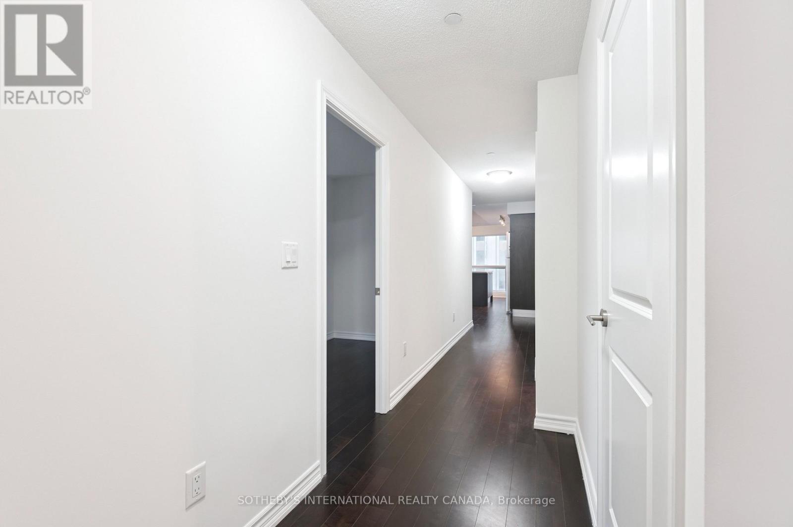 386 Yonge Street — photo 21