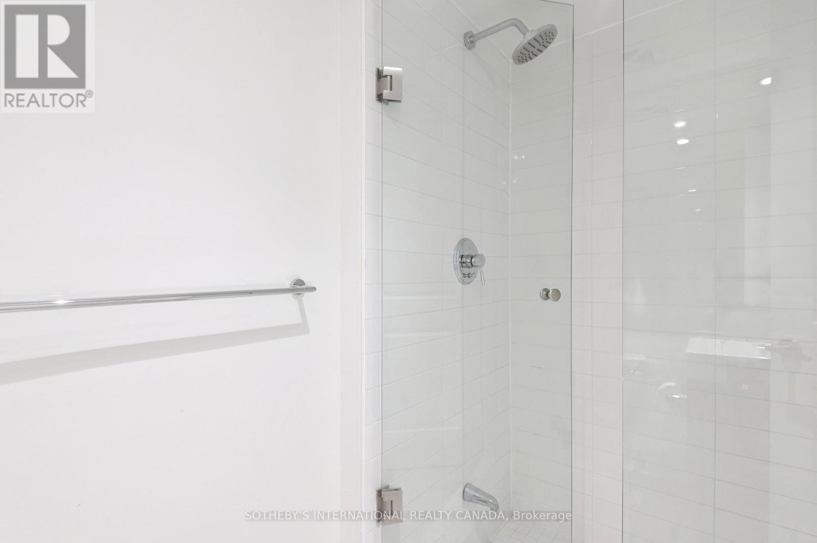 386 Yonge Street — photo 33