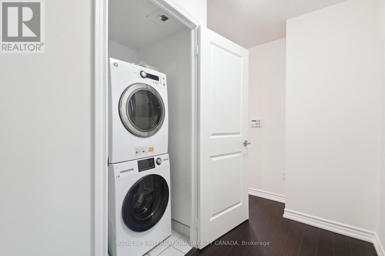 386 Yonge Street — photo 34