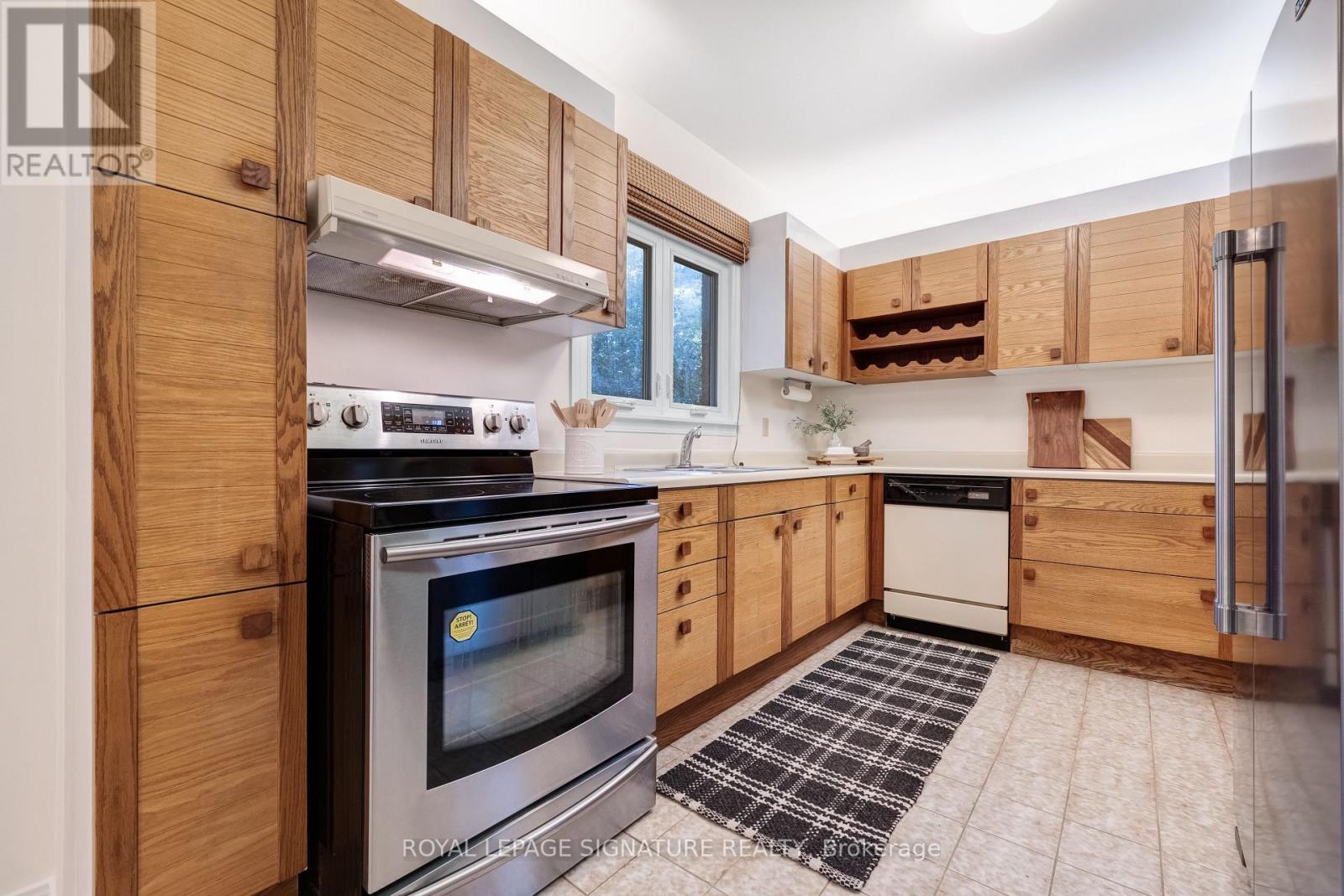 54 Ambrose Road, Toronto, ON photo 9