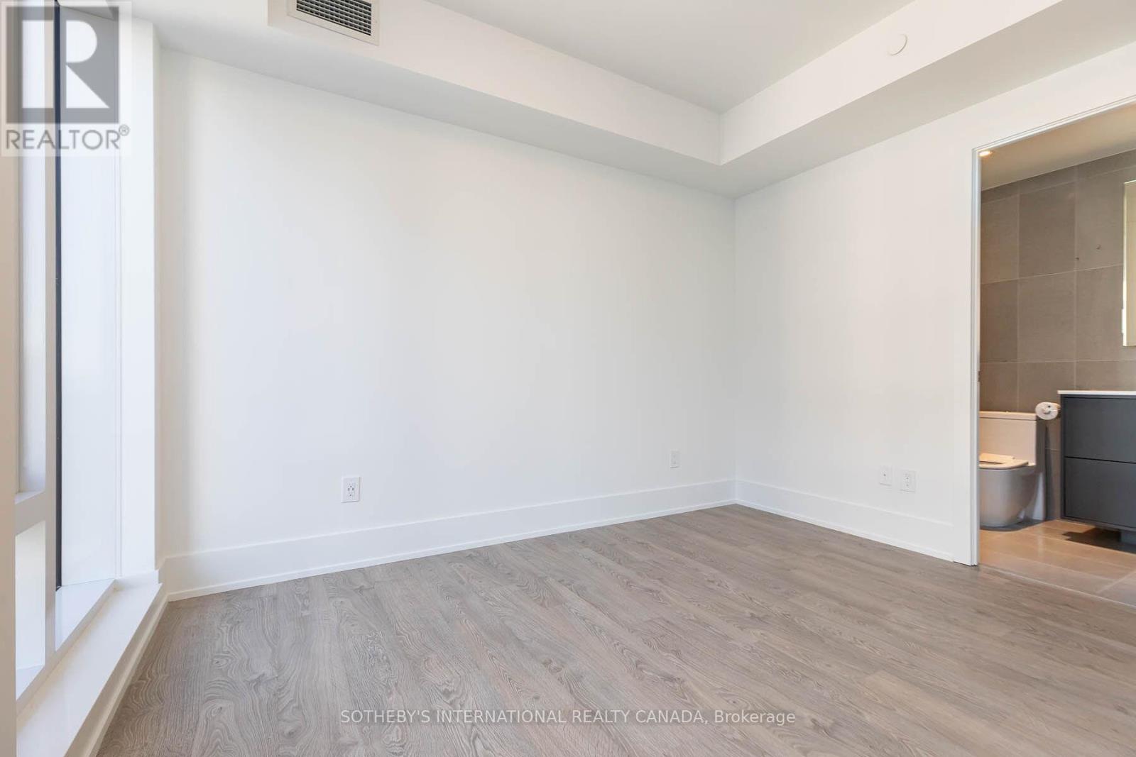 480 Front Street West — photo 13