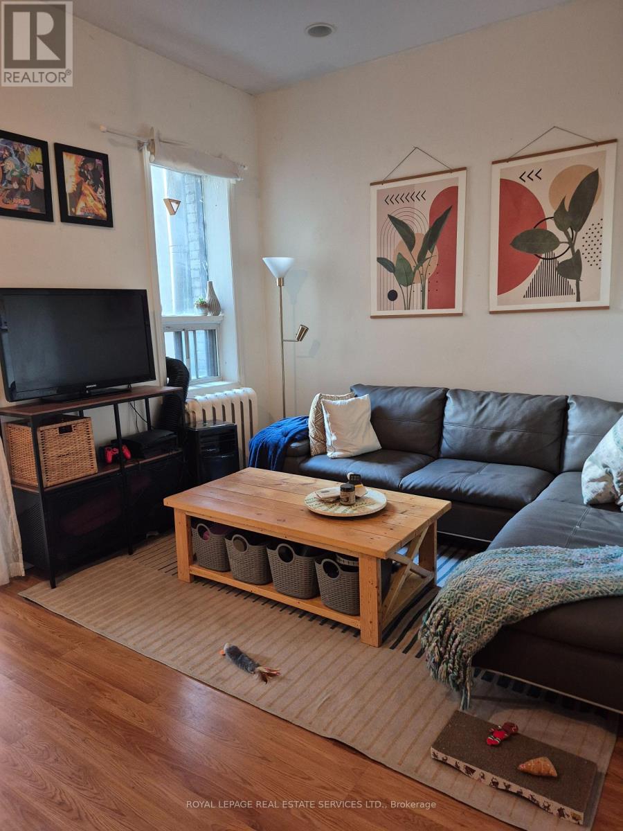 804 Bloor Street West — photo 13