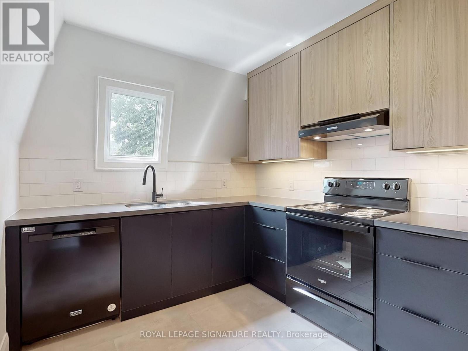 28 Beaconsfield Avenue — photo 4