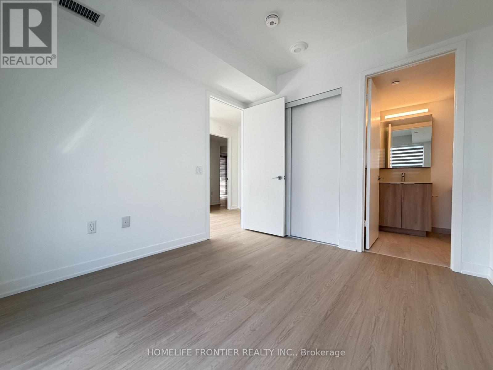 15 David Salomon Drive — photo 18