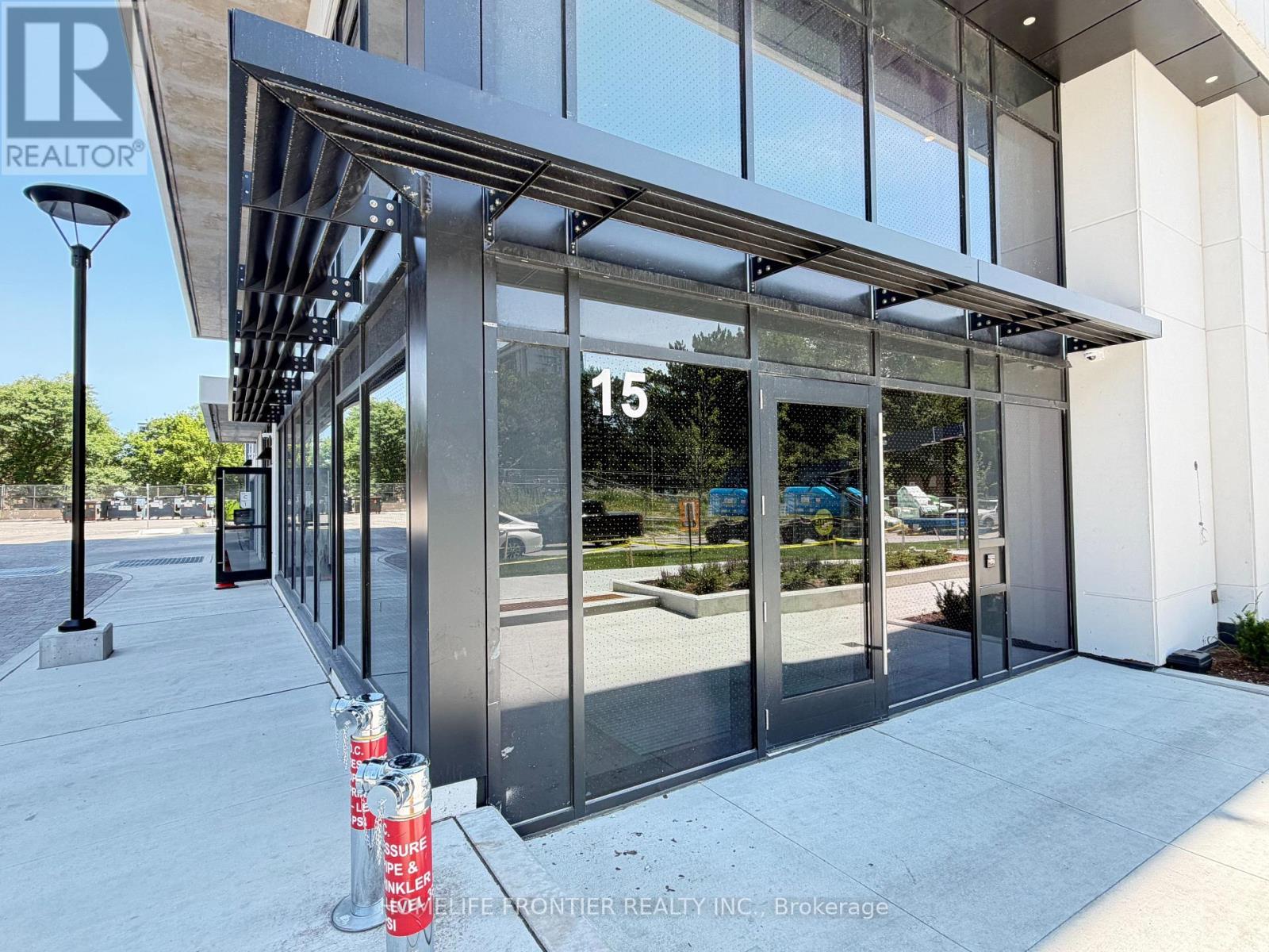 15 David Salomon Drive — photo 2