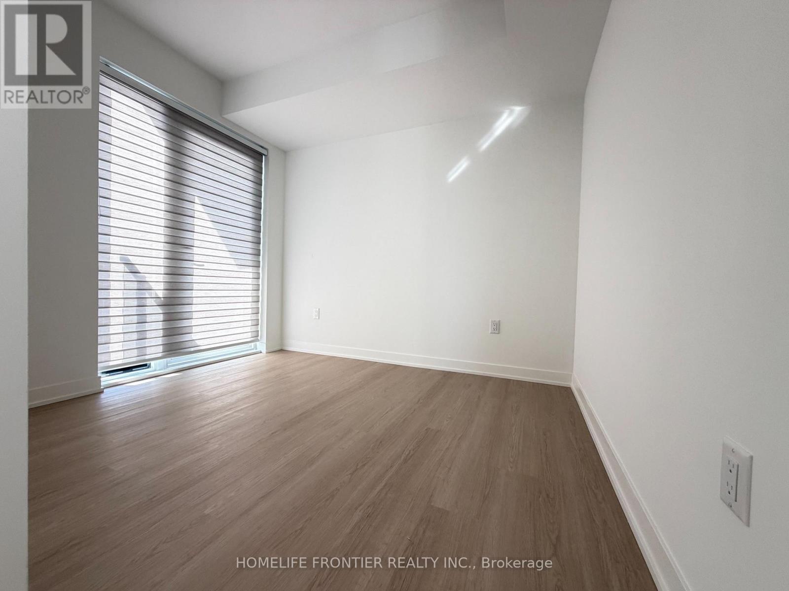 15 David Salomon Drive — photo 21