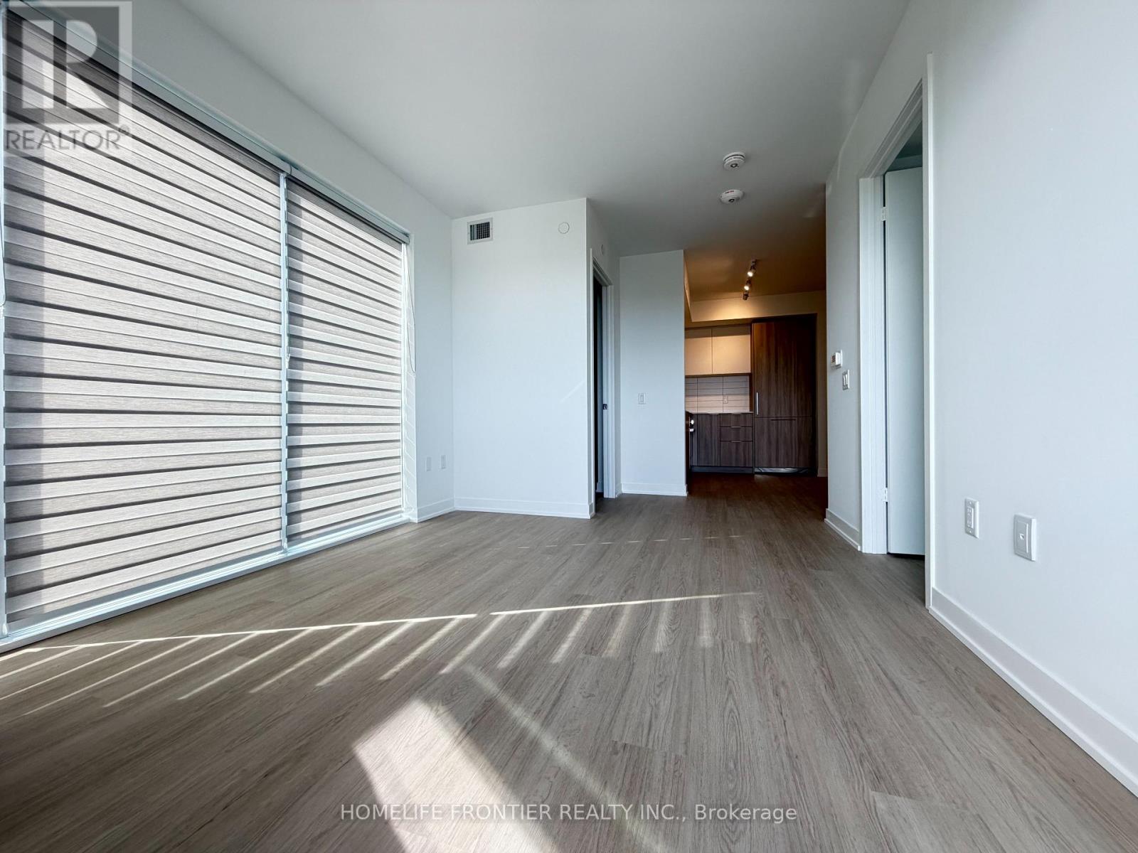 15 David Salomon Drive — photo 23