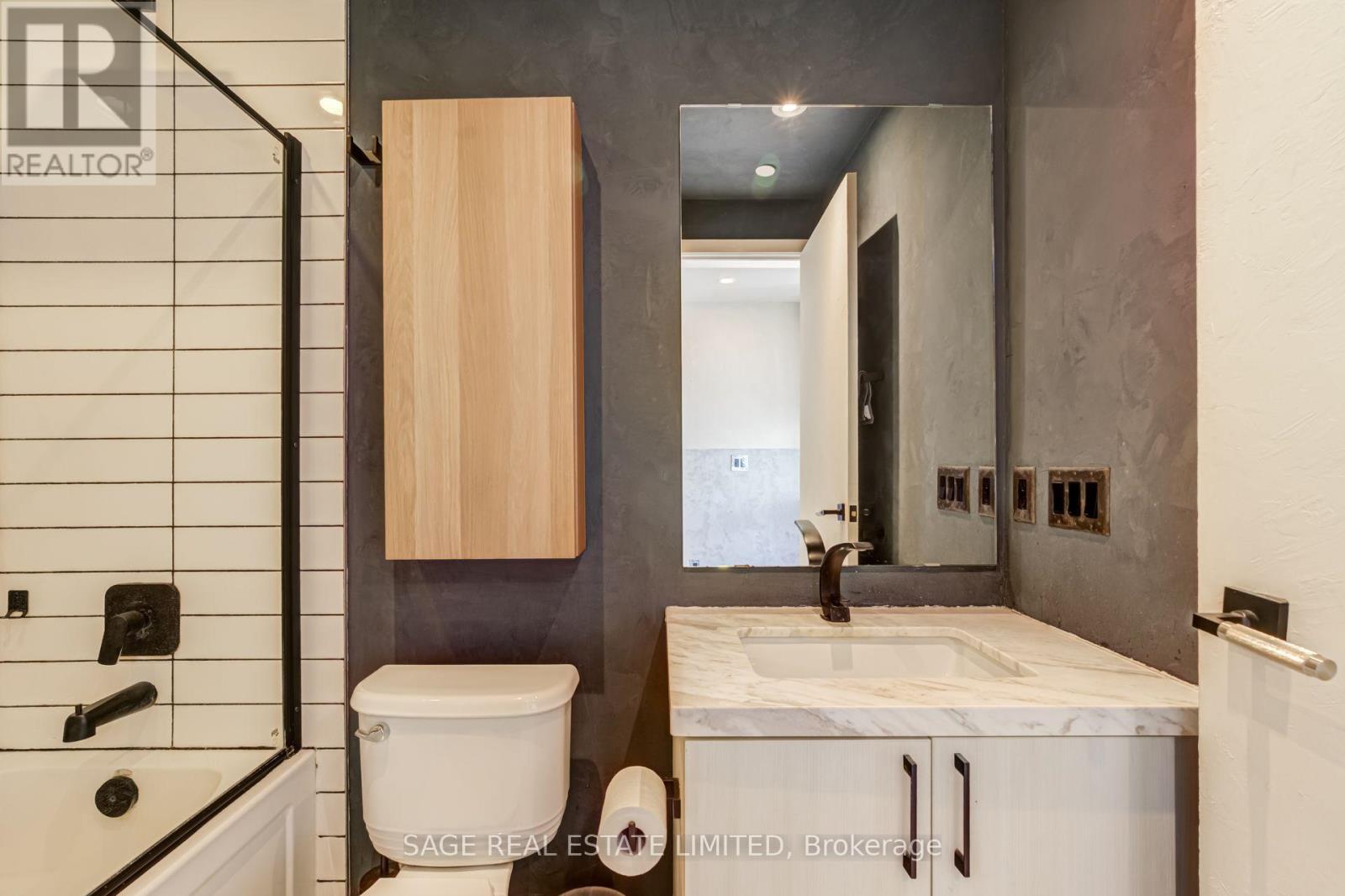 501 St Clair Avenue West — photo 20